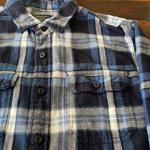 American Eagle Long Sleeve Plaid Flannel Button Down Blue and White Size Large - Picture 4 of 10